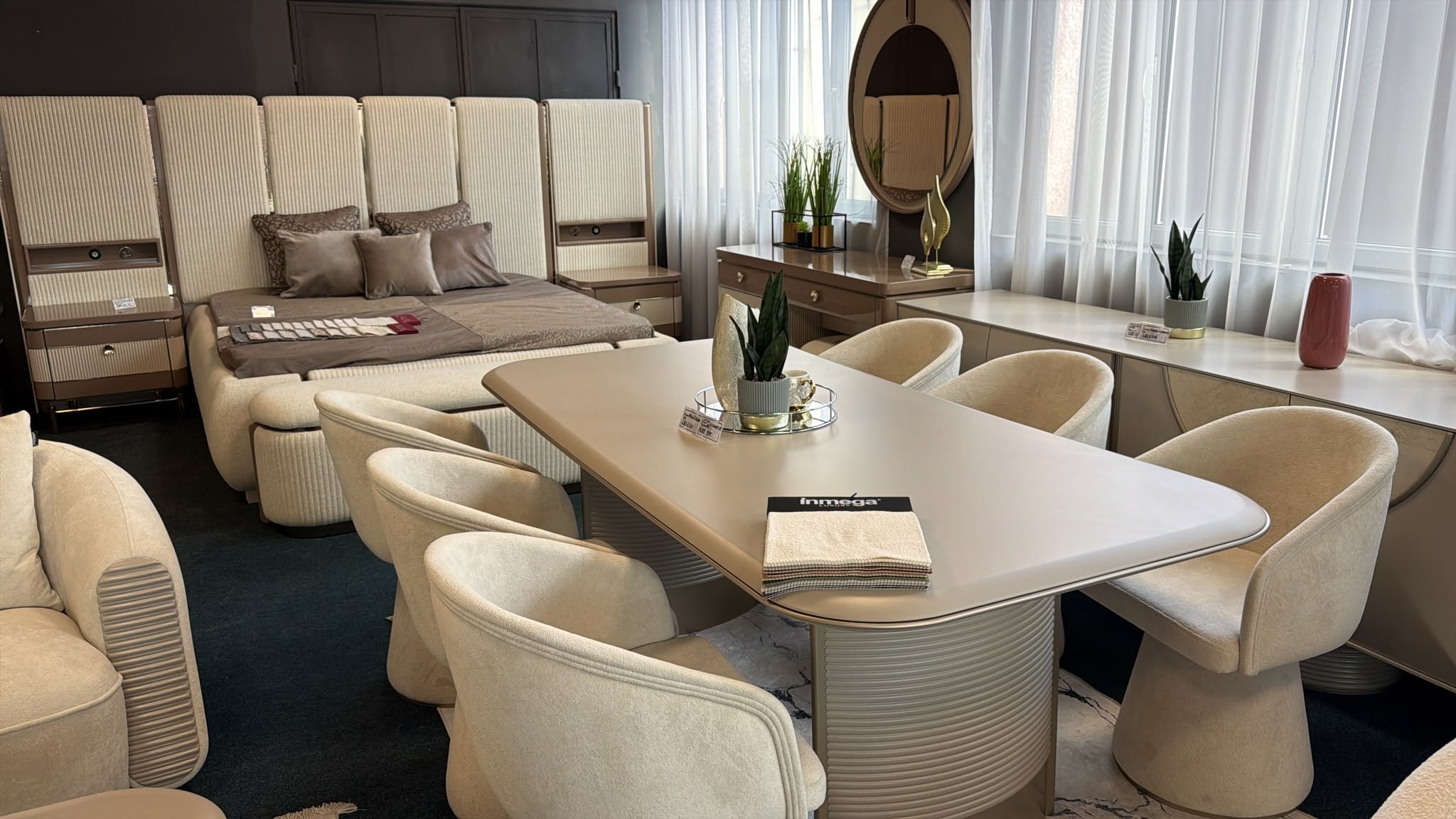 Showroomul MSMLUX — materiale și finisaje de aproape