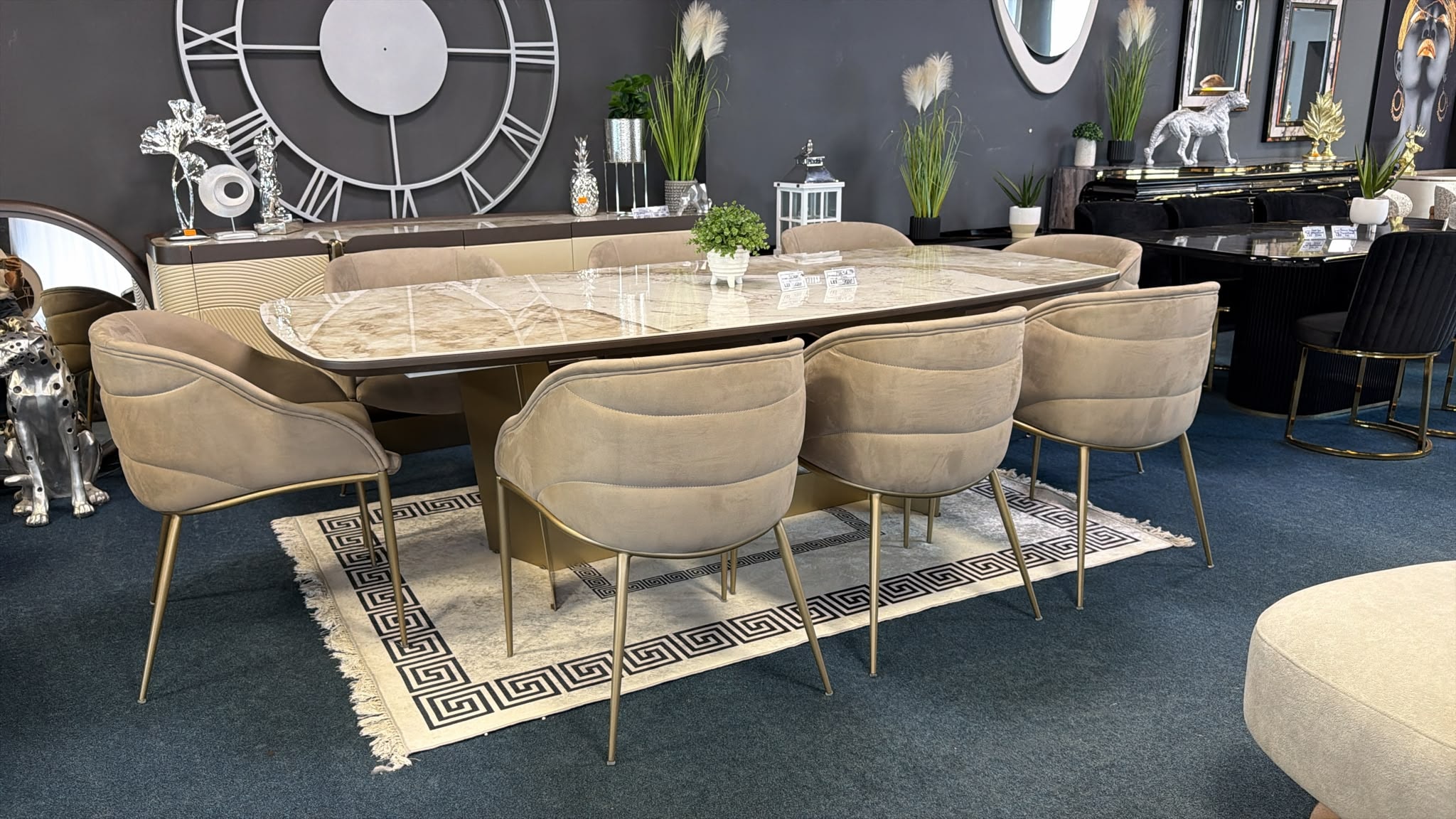 Showroomul MSMLUX din Satu Mare